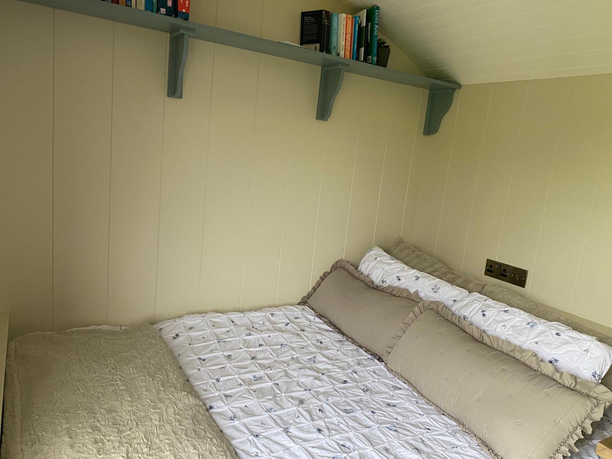 Villa Burren Garden Glamping Hut à Boston Extérieur photo